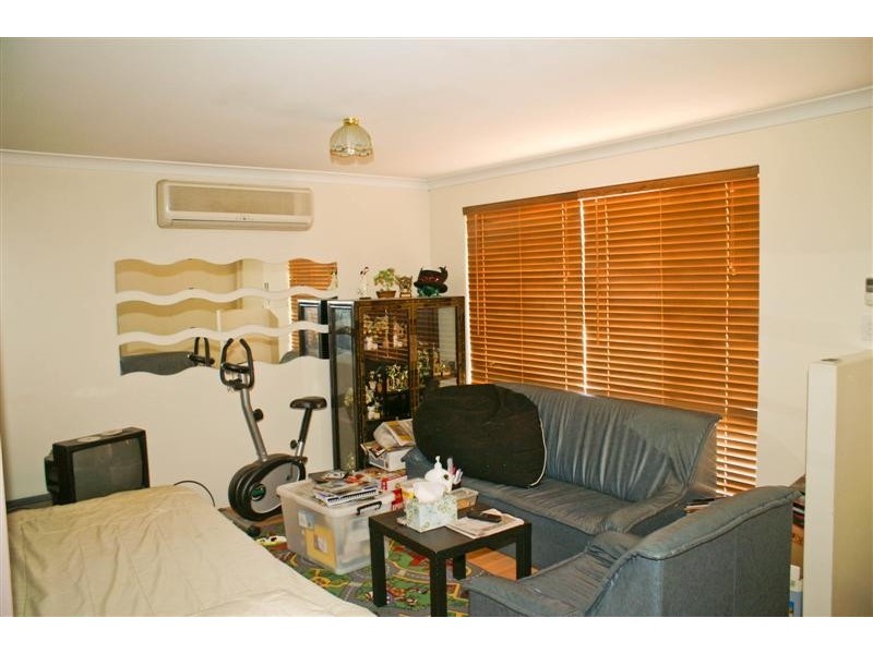 3/10 Norman St, St James WA 6102