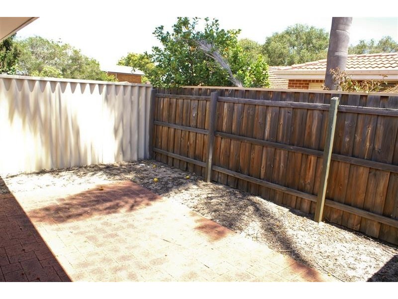 3/10 Norman St, St James WA 6102