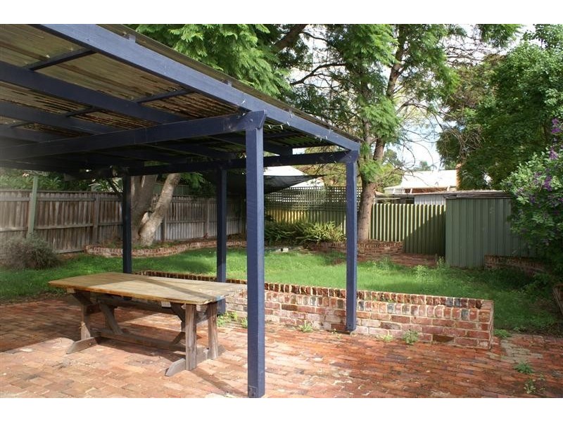 11 Hampshire St, East Victoria Park WA 6101