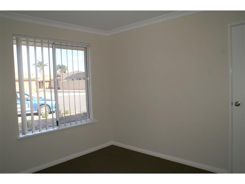 14/11 Hazlett Way, Canning Vale WA 6155