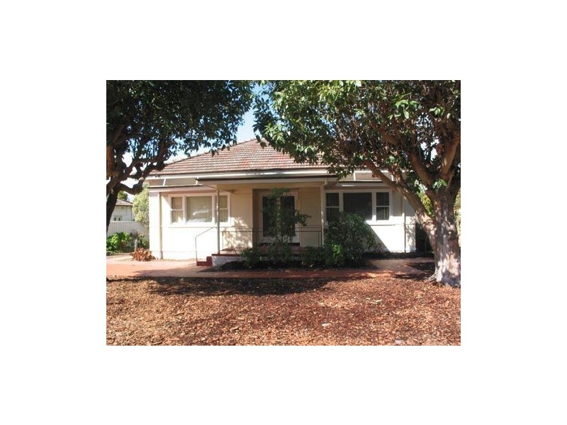 6 Wyndham Street, St James WA 6102