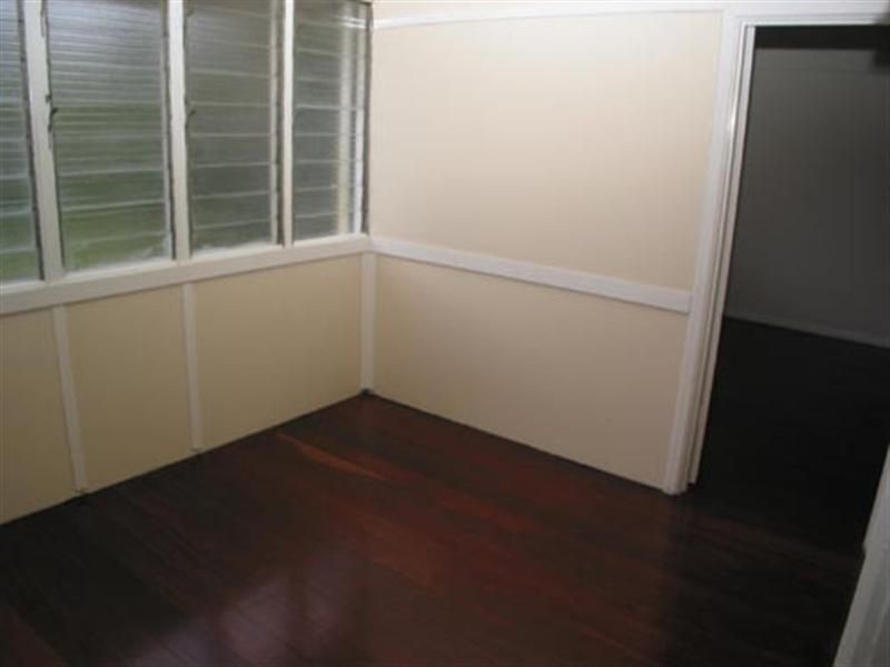 6 Wyndham Street, St James WA 6102