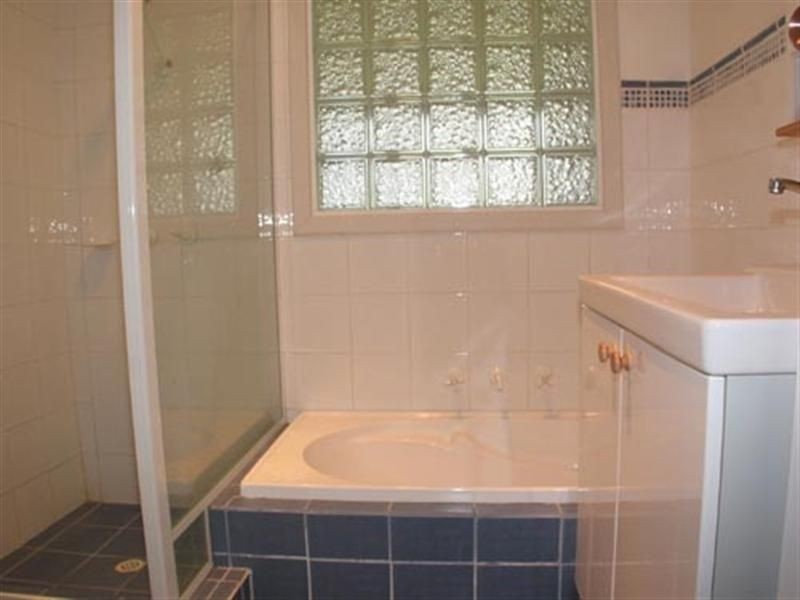 6 Wyndham Street, St James WA 6102