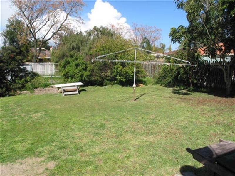 6 Wyndham Street, St James WA 6102