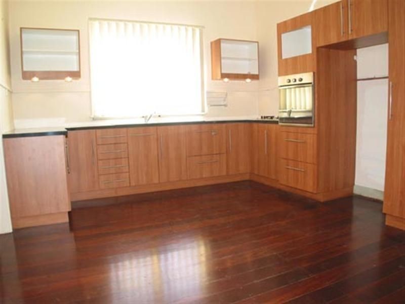 6 Wyndham Street, St James WA 6102