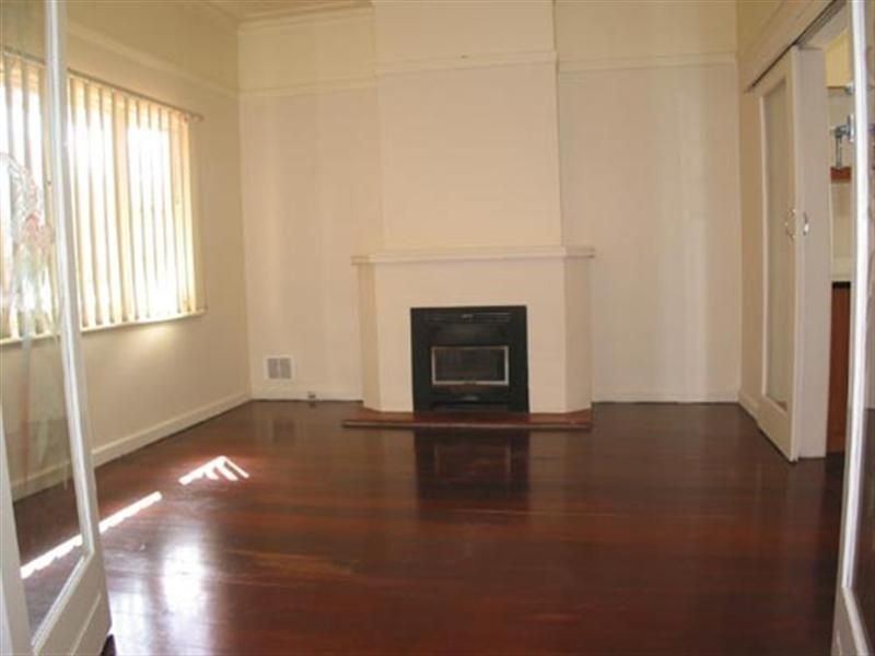 6 Wyndham Street, St James WA 6102