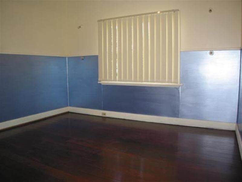 6 Wyndham Street, St James WA 6102