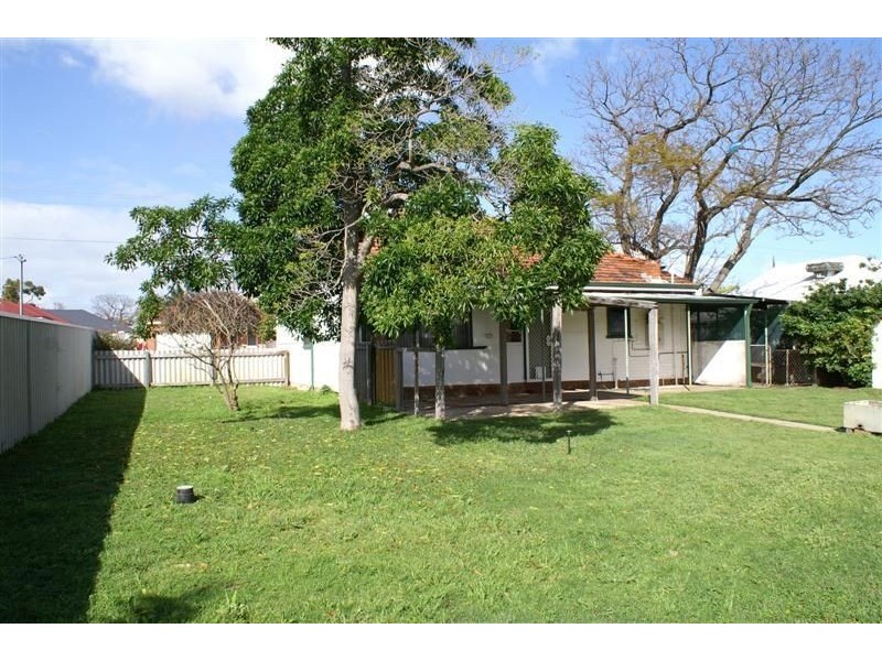 42 Cookham Road, Lathlain WA 6100