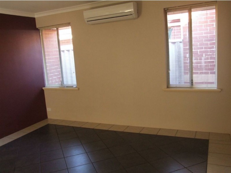 82 Upton Street, St James WA 6102