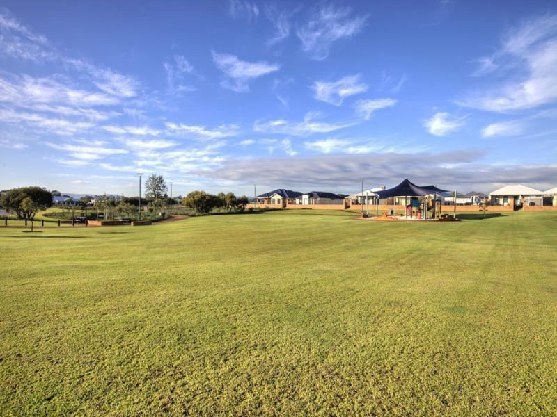 21 Bonarda Way, Caversham WA 6055