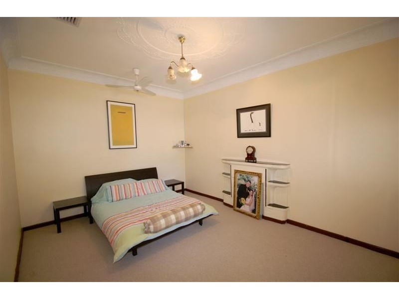 255a Berwick St, Victoria Park WA 6100