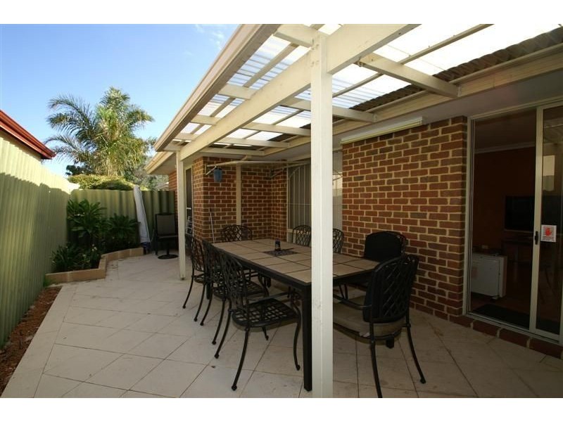 3/15 Warwick St, St James WA 6102