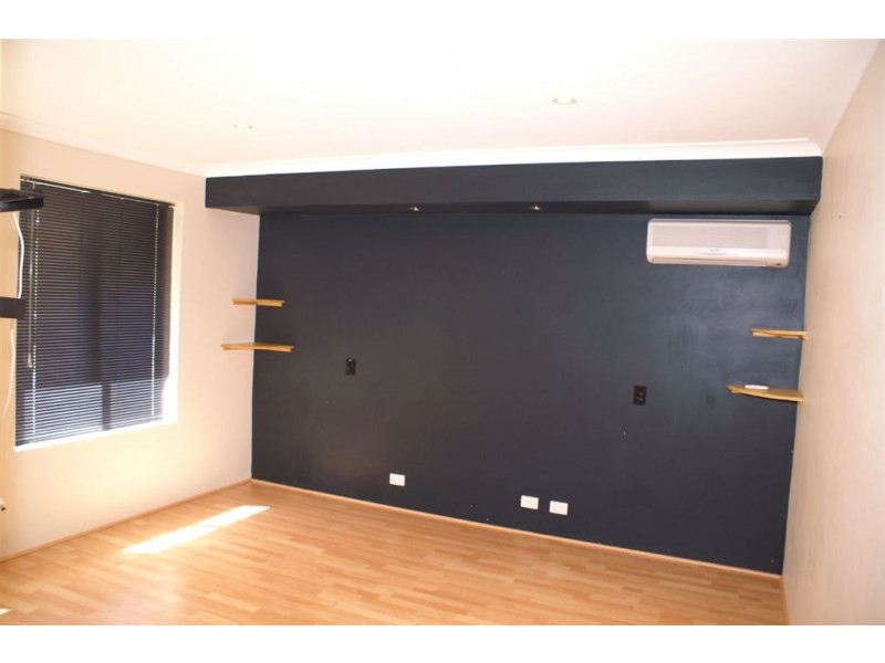 15 Taree Street, St James WA 6102