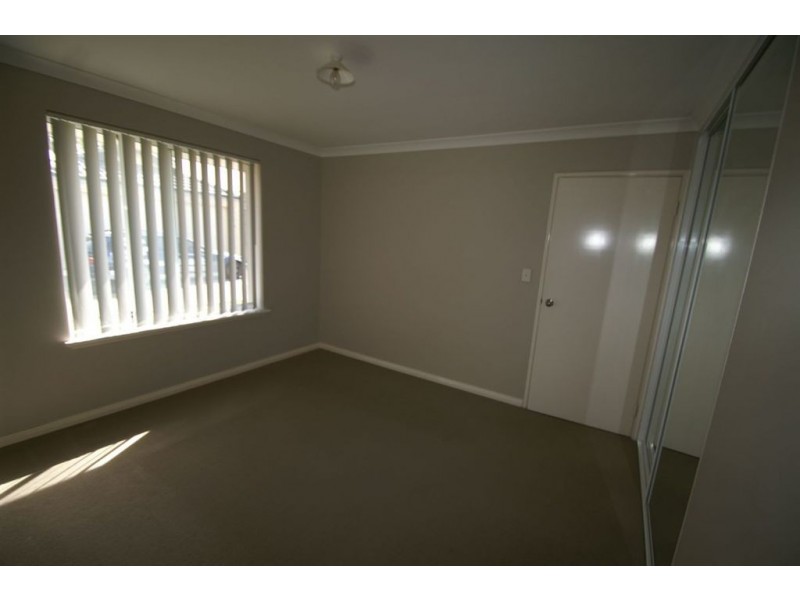 8/11 Hazlett Way, Canning Vale WA 6155