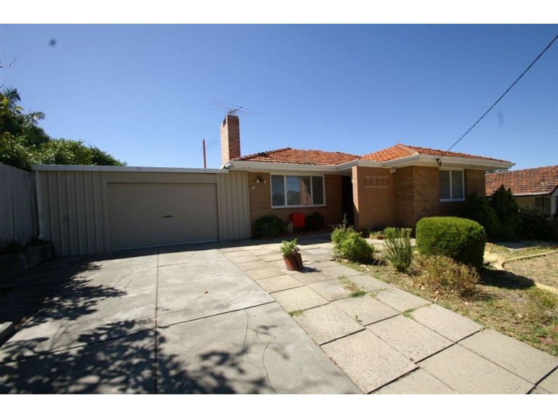 10 Lowes Street, Cloverdale WA 6105