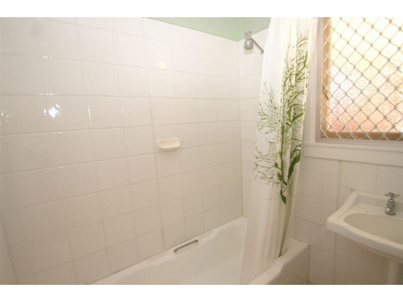 10 Lowes Street, Cloverdale WA 6105