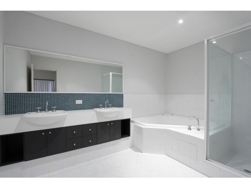 3/105 Melville Parade, Como WA 6152