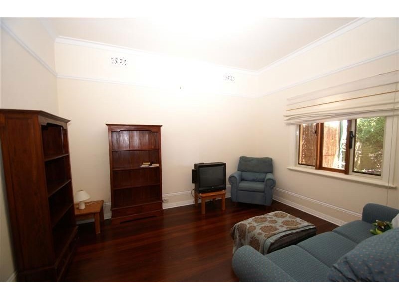 71 Kitchener Avenue, Victoria Park WA 6100