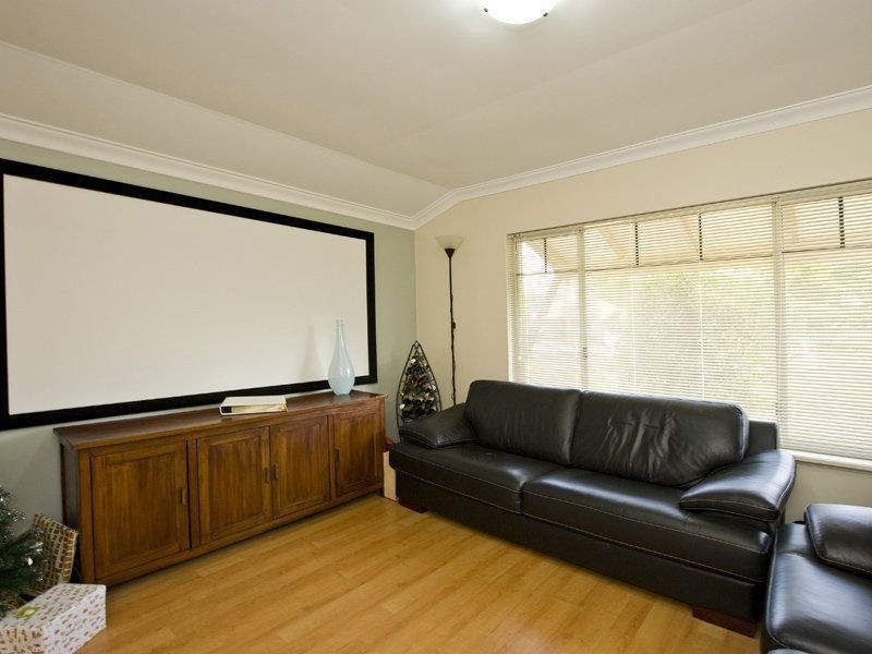 44 Second Ave, Victoria Park WA 6100