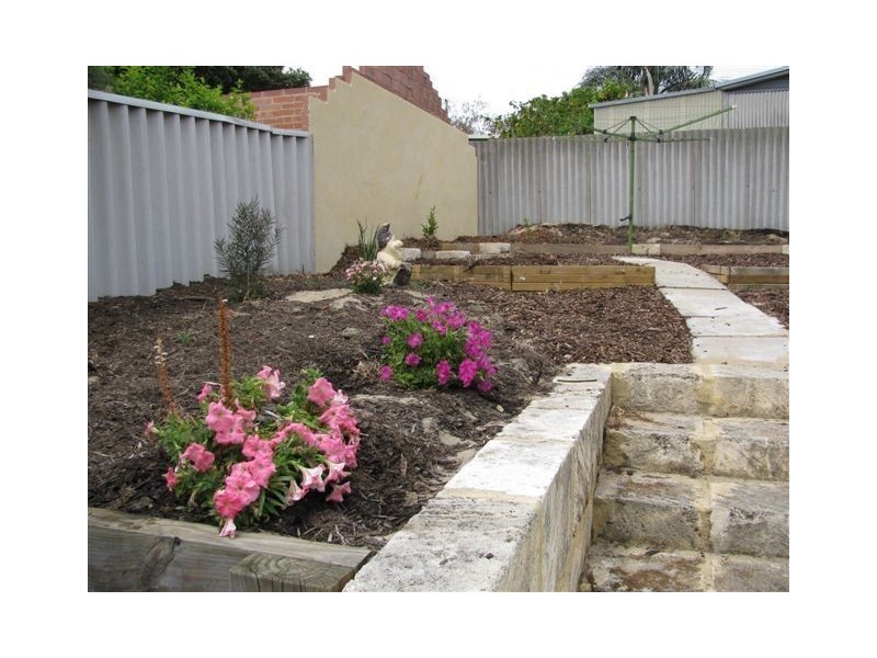 3 Eileen St, Bassendean WA 6054