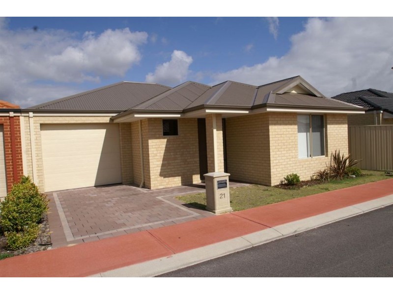21/11 Hazlett Way, Canning Vale WA 6155