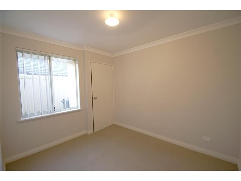 21/11 Hazlett Way, Canning Vale WA 6155