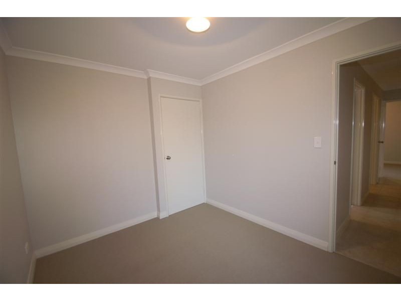 21/11 Hazlett Way, Canning Vale WA 6155