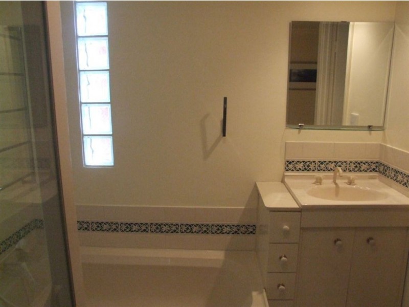 4/13 King George Street, Victoria Park WA 6100