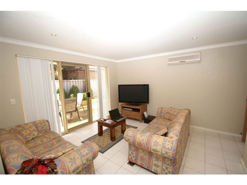 2/24 Gloucester Street, Victoria Park WA 6100