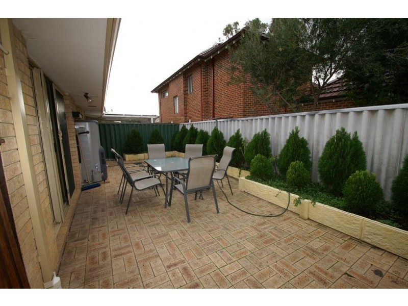 2/24 Gloucester Street, Victoria Park WA 6100