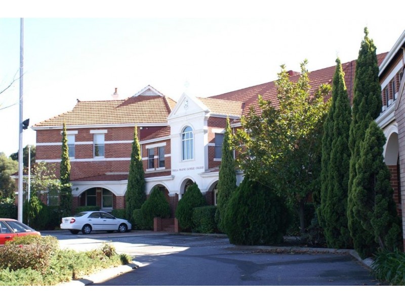 2/24 Gloucester Street, Victoria Park WA 6100