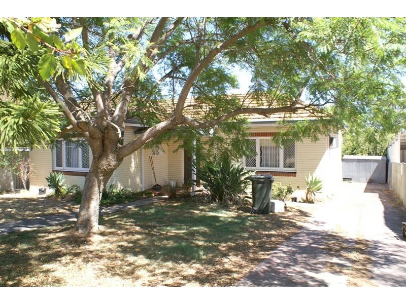 45 Boundary Rd, St James WA 6102