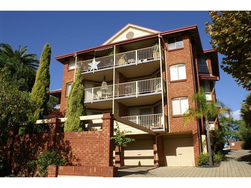 7/12 King George Street, Victoria Park WA 6100