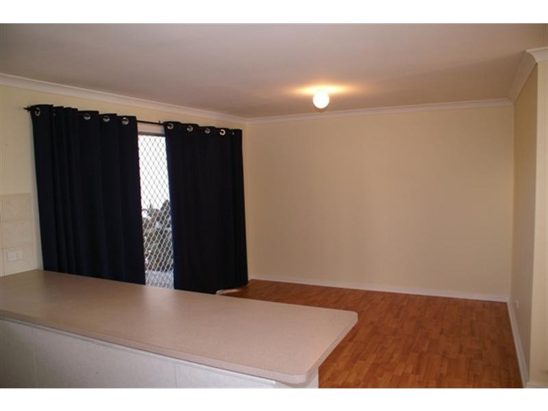 5/2 Ursuline Vista, Queens Park WA 6107