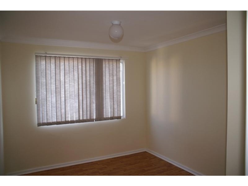 5/2 Ursuline Vista, Queens Park WA 6107