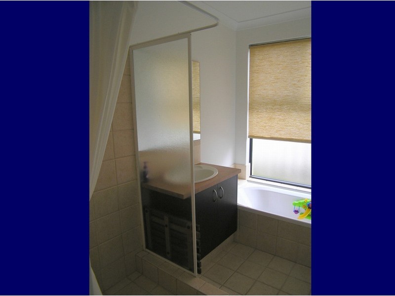 16a Gladstone St, St James WA 6102