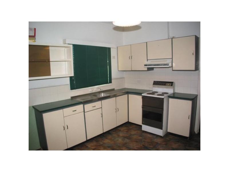 294 Keymer St, Cloverdale WA 6105