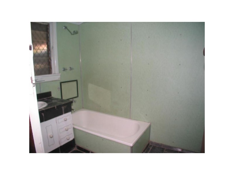 294 Keymer St, Cloverdale WA 6105
