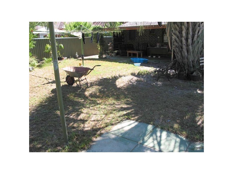 294 Keymer St, Cloverdale WA 6105