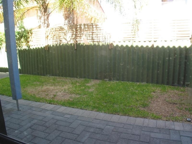 2/19 McMillian St, Victoria Park WA 6100