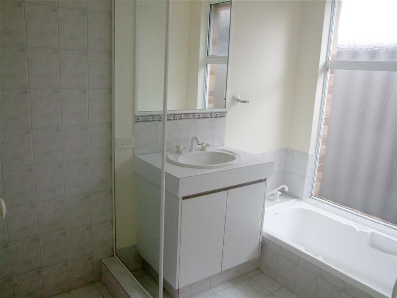 27 Petrel Cl, Wilson WA 6107