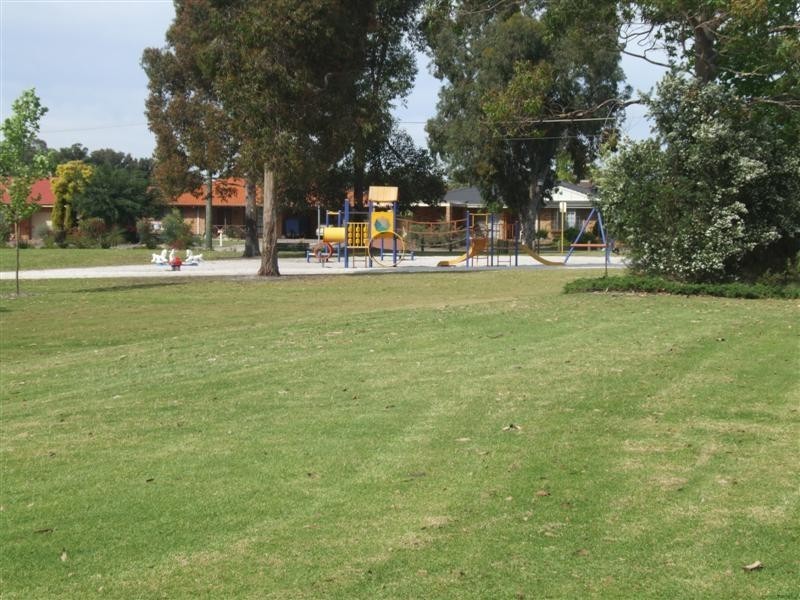 27 Petrel Cl, Wilson WA 6107
