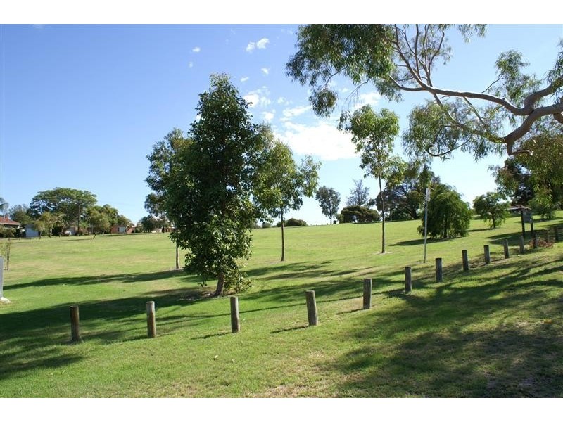 8 Huntingdon Street, East Victoria Park WA 6101