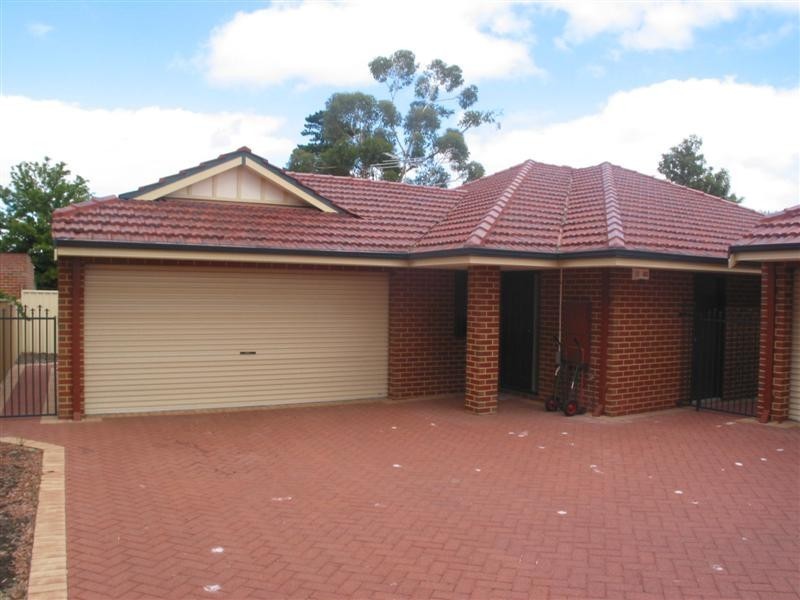 3/7 Mars Street, Carlisle WA 6101