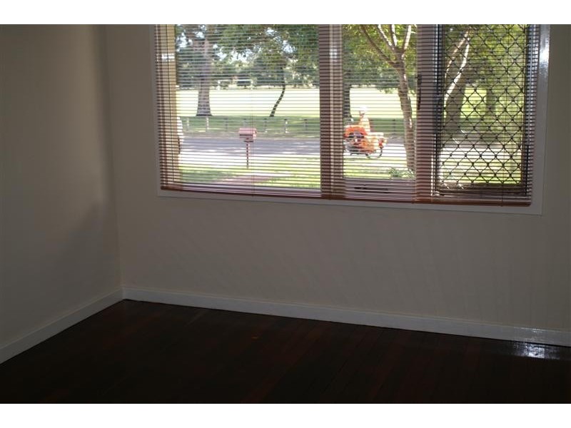 30 Lowes St, Cloverdale WA 6105