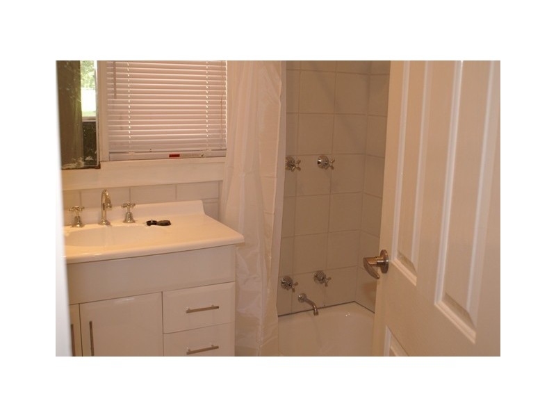 30 Lowes St, Cloverdale WA 6105