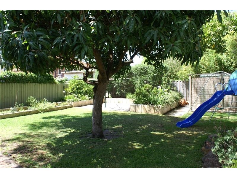 9 Benporath St, Burswood WA 6100