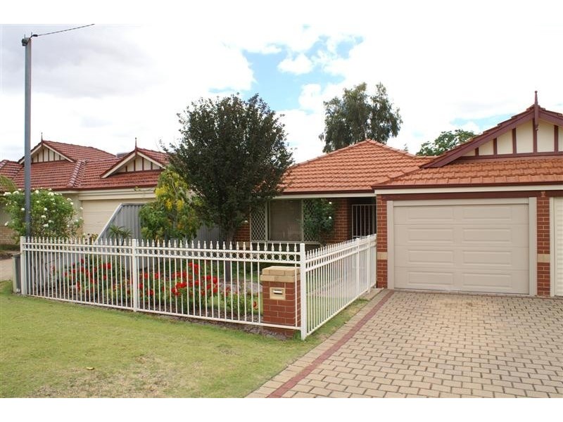 78 Upton St, St James WA 6102
