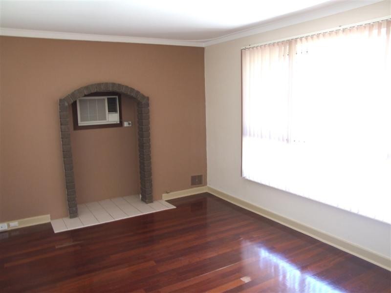 5 Beverley, Cloverdale WA 6105