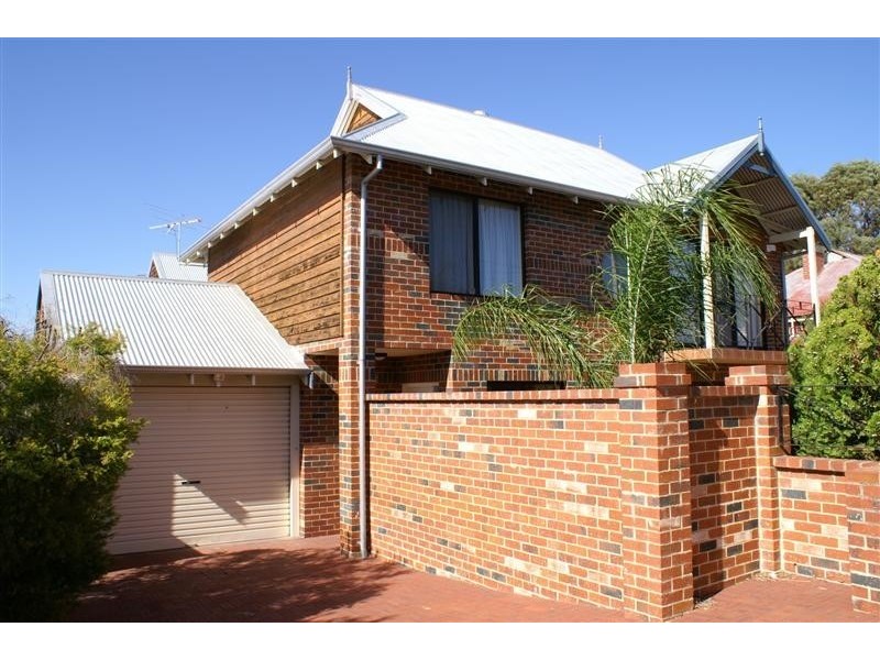 1/12 Leonard St, Victoria Park WA 6100